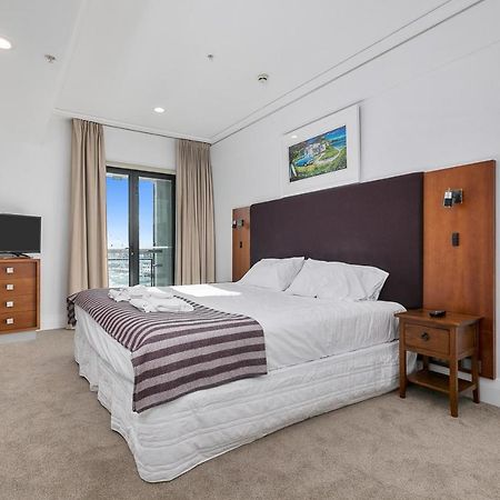 Stunning & Spacious Haven On The Waterfront! Окленд Экстерьер фото