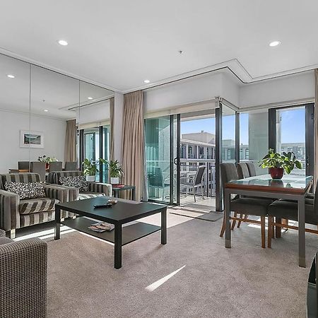Stunning & Spacious Haven On The Waterfront! Окленд Экстерьер фото