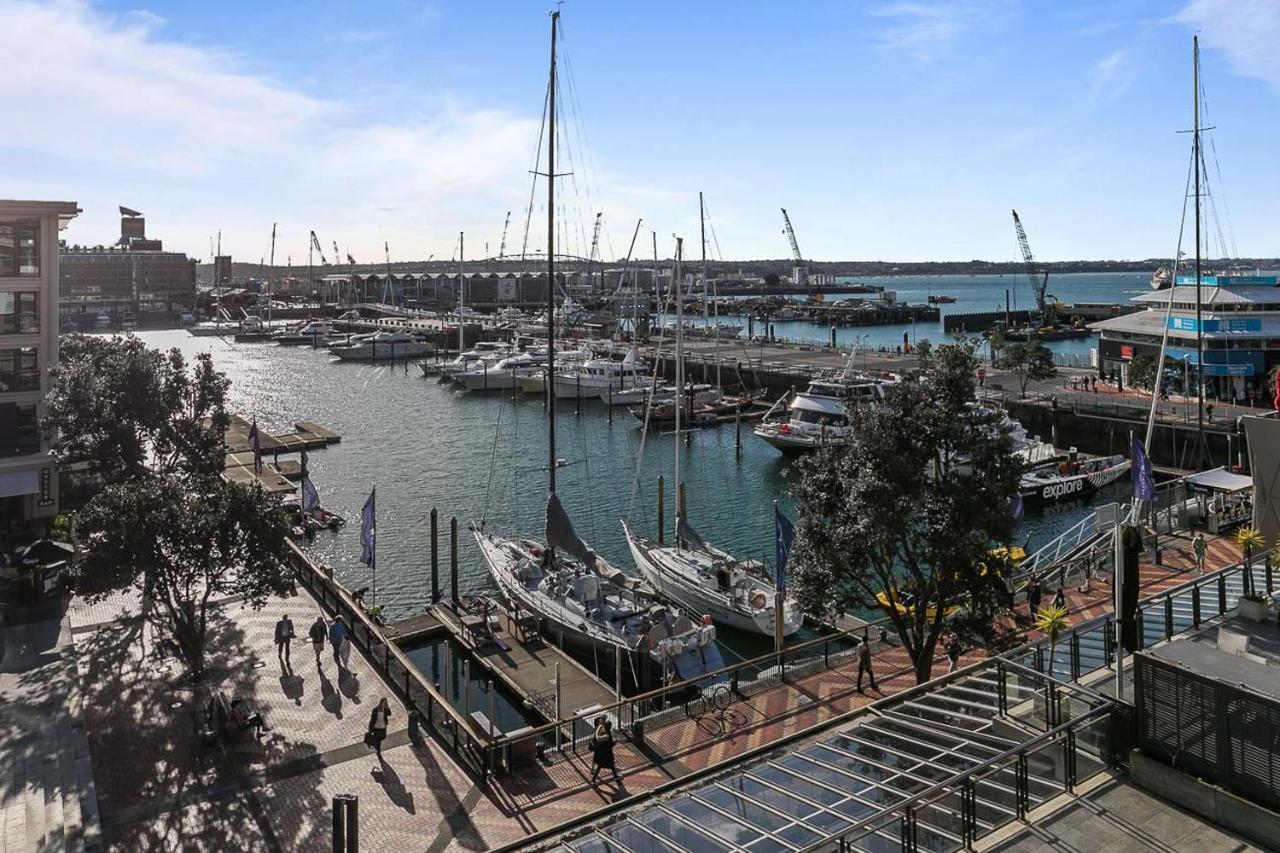 Stunning & Spacious Haven On The Waterfront! Окленд Экстерьер фото