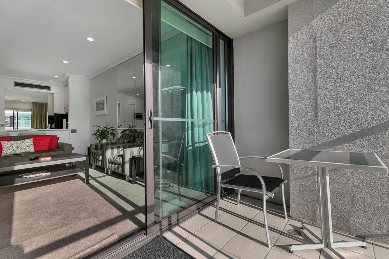Stunning & Spacious Haven On The Waterfront! Окленд Экстерьер фото