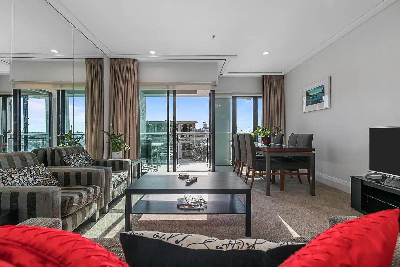 Stunning & Spacious Haven On The Waterfront! Окленд Экстерьер фото